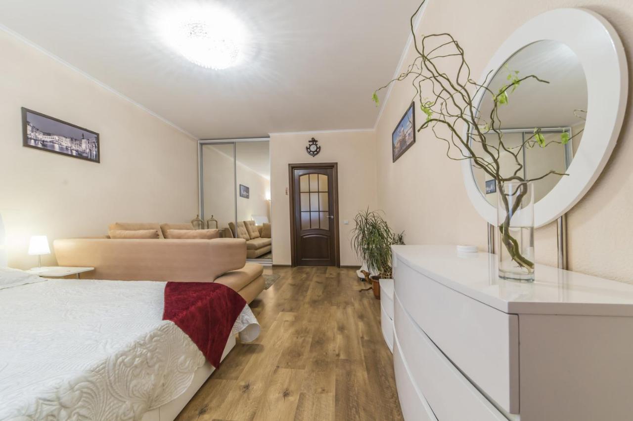 1 Поверх Ж К Паркові Озера Метро Дарниця Apartment Киев Екстериор снимка