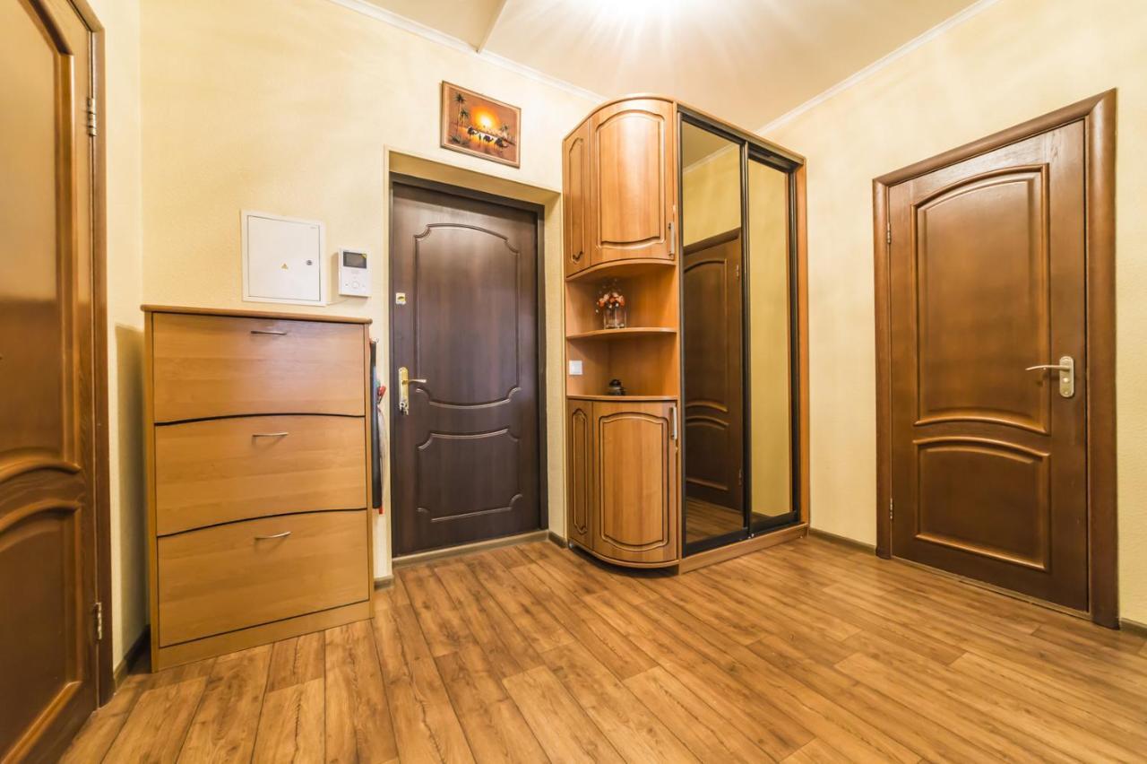 1 Поверх Ж К Паркові Озера Метро Дарниця Apartment Киев Екстериор снимка